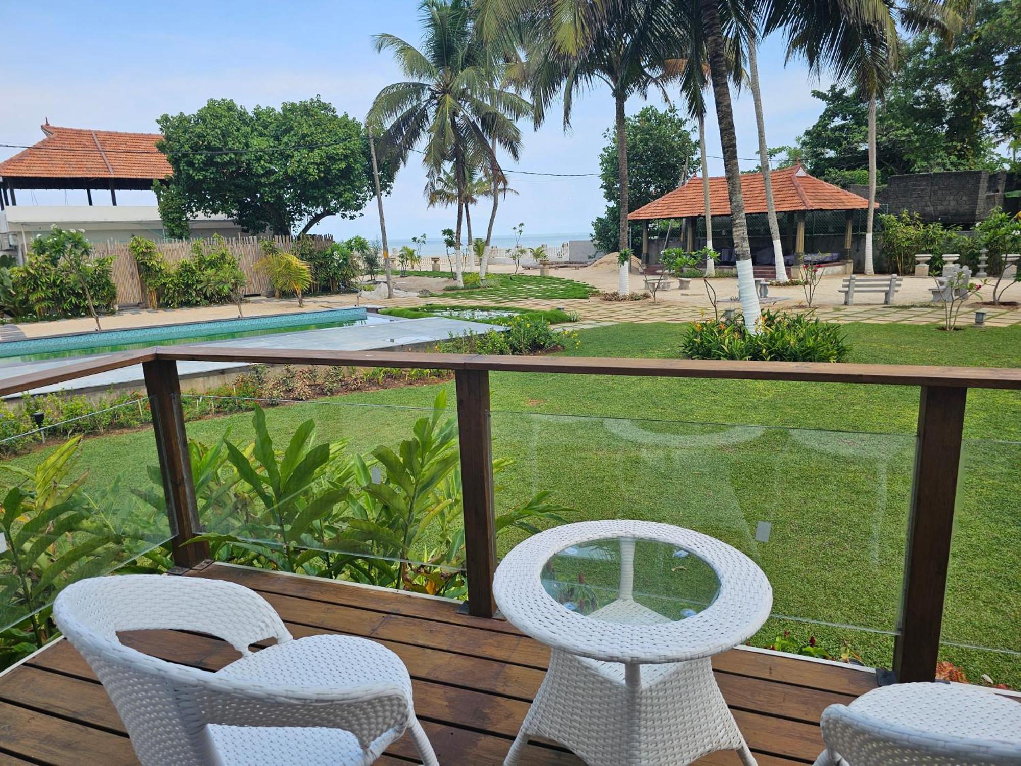Ether Marari Beachfront Mararikulam Ngoại thất bức ảnh